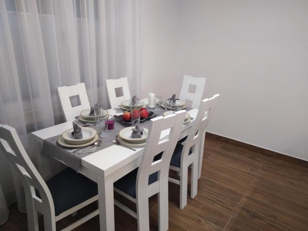 Apartament Zielony Przyladek Brwinow المظهر الخارجي الصورة